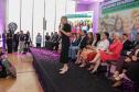 Ratinho Junior sanciona nova lei e mulheres vítimas de violência receberão auxílio do Estado