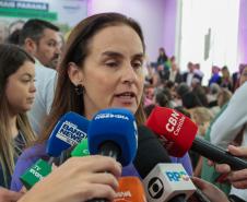 Ratinho Junior sanciona nova lei e mulheres vítimas de violência receberão auxílio do Estado