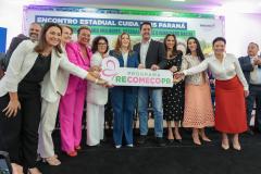 Ratinho Junior sanciona nova lei e mulheres vítimas de violência receberão auxílio do Estado