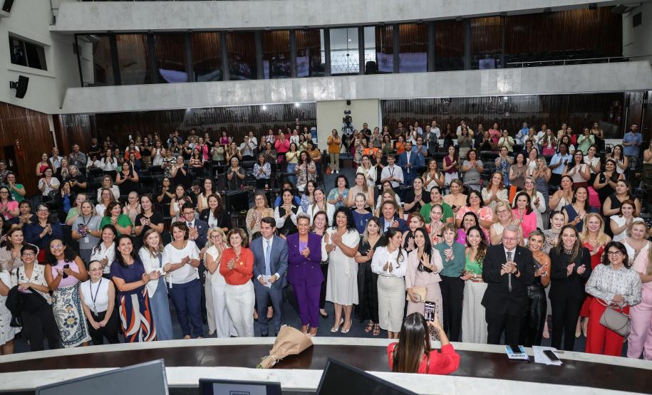 Cuida + Paraná: Governo anuncia evento para gestores de políticas públicas para mulher