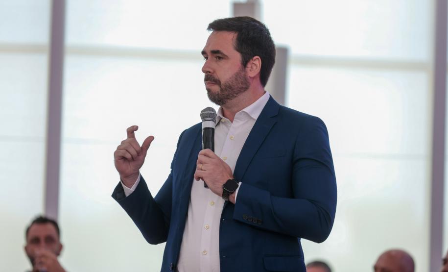 Ratinho Junior sanciona nova lei e mulheres vítimas de violência receberão auxílio do Estado