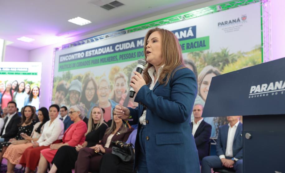 Ratinho Junior sanciona nova lei e mulheres vítimas de violência receberão auxílio do Estado